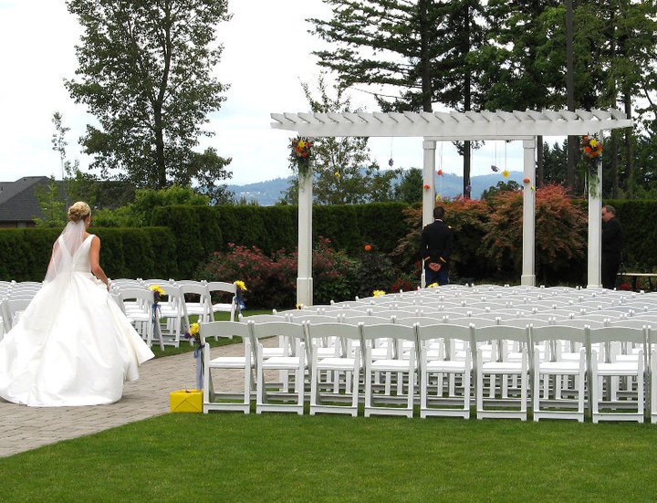 Weddings at The Aerie at Eagle Landing | Lush Floral Design in Portland Oregon